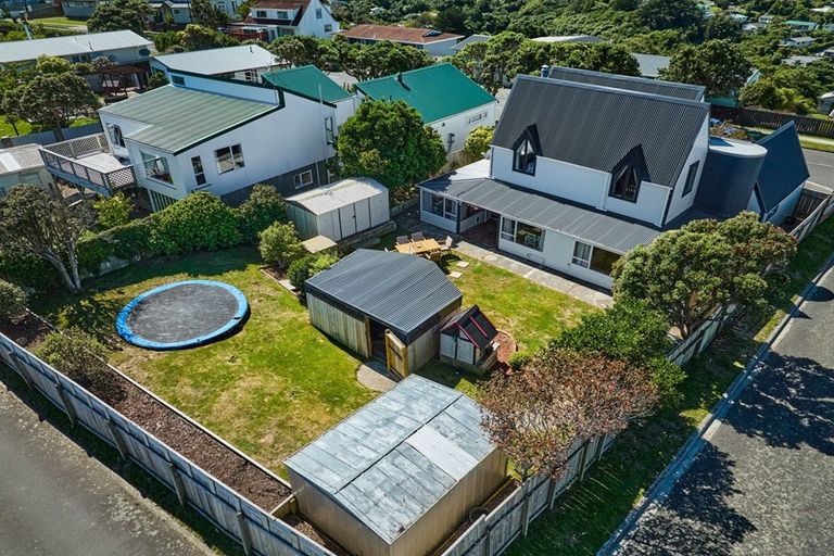 Photo of property in 74 Cypress Drive, Maungaraki, Lower Hutt, 5010