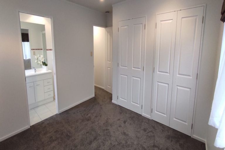 Photo of property in 16a Gills Avenue, Papakura, 2110