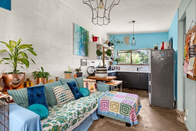 Photo of property in 2/25 Hammond Avenue, Hatfields Beach, Orewa, 0931