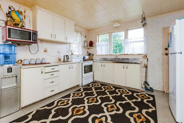 Photo of property in 37 Ferguson Street, Manurewa East, Auckland, 2102