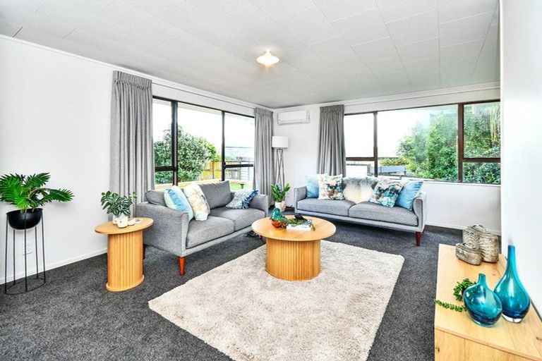 Photo of property in 6 Leaming Place, Clarks Beach, 2122