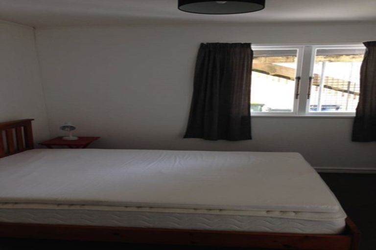 Photo of property in 9 Stottholm Road, Titirangi, Auckland, 0604