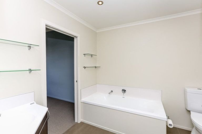 Photo of property in The Strand, 7/16 Ronald Street, Strandon, New Plymouth, 4312