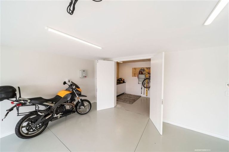 Photo of property in 7a Rannoch Drive, Jacks Point, Queenstown, 9371