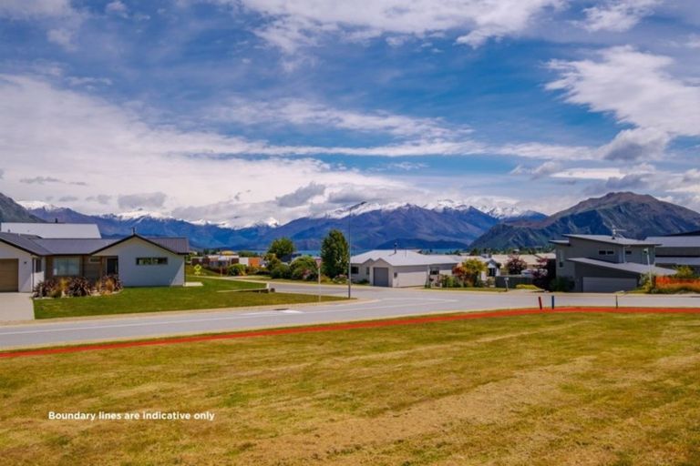 Photo of property in 8 Mcleod Avenue, Wanaka, 9305