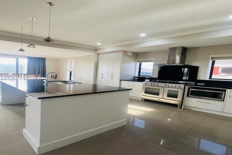 Photo of property in 46 Westpark Drive, Burnside, Christchurch, 8053