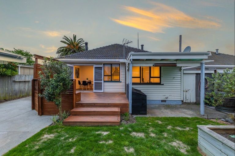 Photo of property in 96 Estuary Road, South New Brighton, Christchurch, 8062