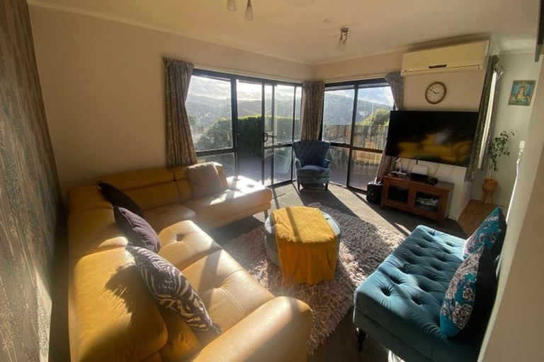 Photo of property in 16b Trinidad Crescent, Grenada Village, Wellington, 6037