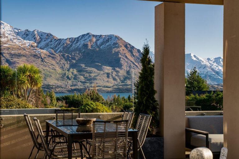 Photo of property in 8b Minaret Ridge, Wanaka, 9305