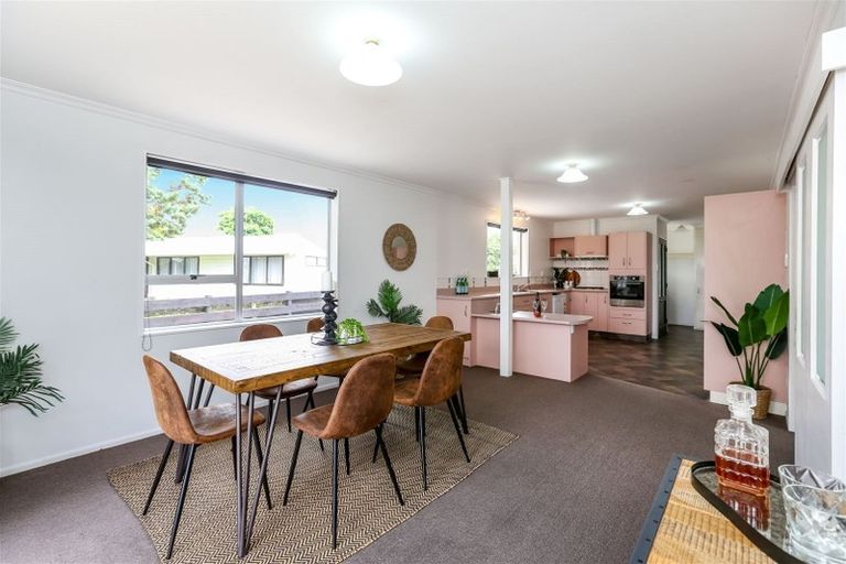 Photo of property in 4 Villa Place, Bell Block, New Plymouth, 4312