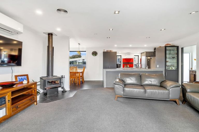 Photo of property in 61 Apollo Parade, Milson, Palmerston North, 4414
