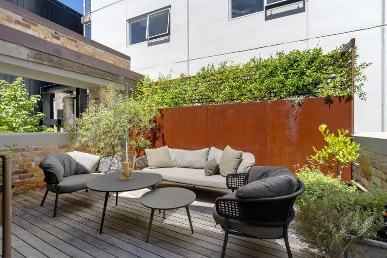 Photo of property in Ford Lofts, 4/15a Augustus Terrace, Parnell, Auckland, 1052
