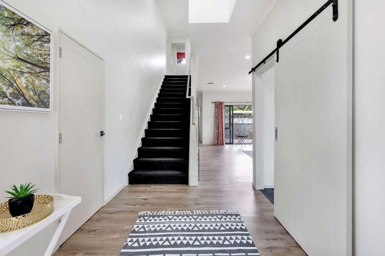 Photo of property in 7a Woodvale Road, Glen Eden, Auckland, 0602