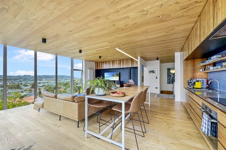 Photo of property in 6 Crawford Road, Kilbirnie, Wellington, 6022