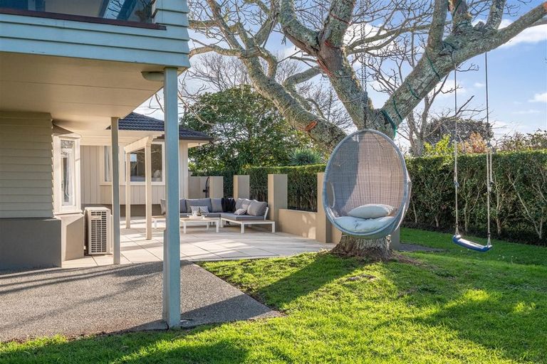 Photo of property in 136 Clovelly Road, Bucklands Beach, Auckland, 2012