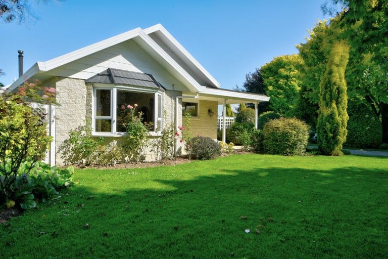 Photo of property in 146 Seaward Road, Edendale, 9825