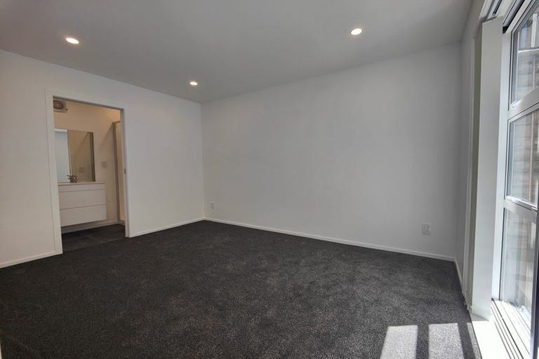 Photo of property in 93b Tasman Street, Mount Cook, Wellington, 6021