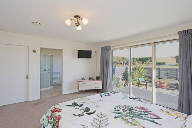 Photo of property in 70 Airedale Road, Weston, Oamaru, 9492