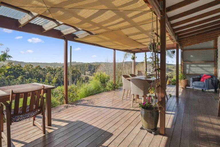 Photo of property in 82 Pinchgut Road, Kaukapakapa, 0873