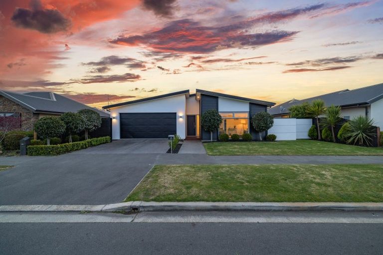 Photo of property in 115 Metehau Street, Marshland, Christchurch, 8083