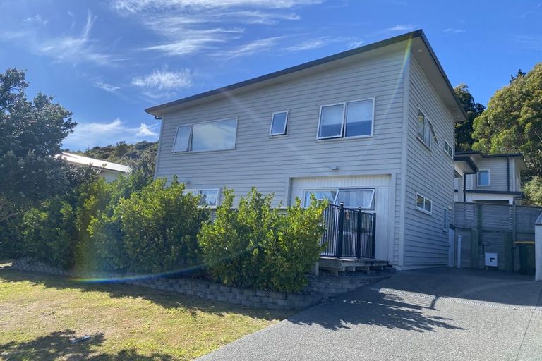Photo of property in 17 Pacific View, Whitby, Porirua, 5024