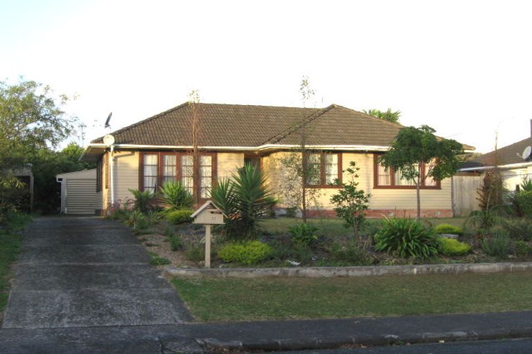 Photo of property in 12 Cornwall Street, Te Atatu South, Auckland, 0610