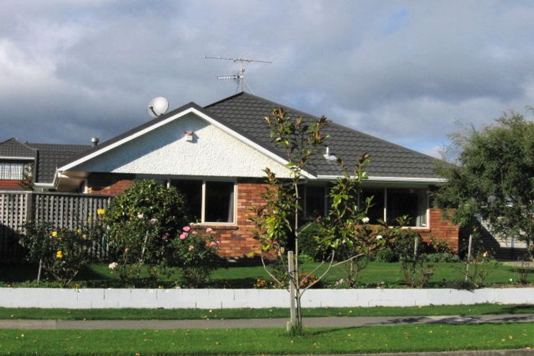 Photo of property in 3 Greenaway Road, Waikanae, 5036