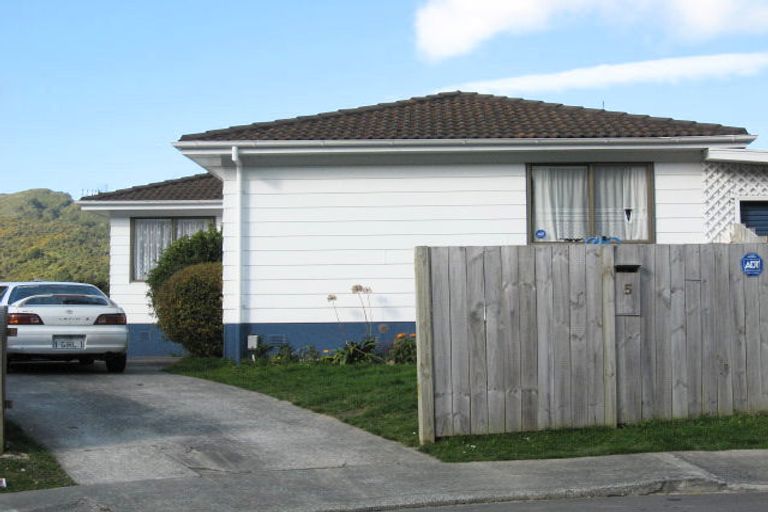 Photo of property in 5 Ely Grove, Wainuiomata, Lower Hutt, 5014