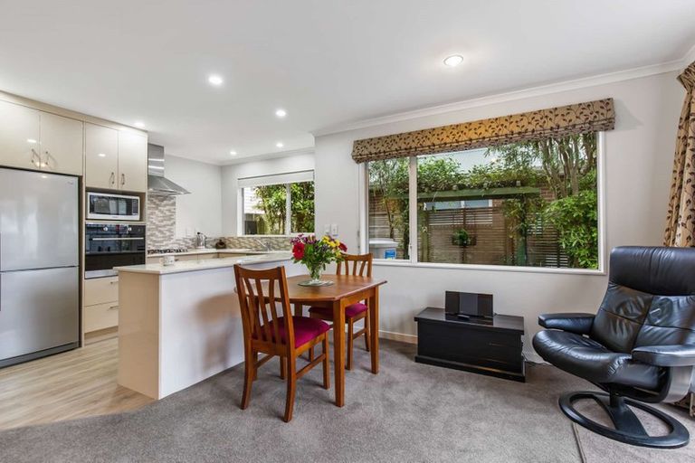 Photo of property in 53a Oxford Street, Tawa, Wellington, 5028