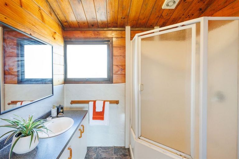 Photo of property in 11 Waltham Court, Cloverlea, Palmerston North, 4412