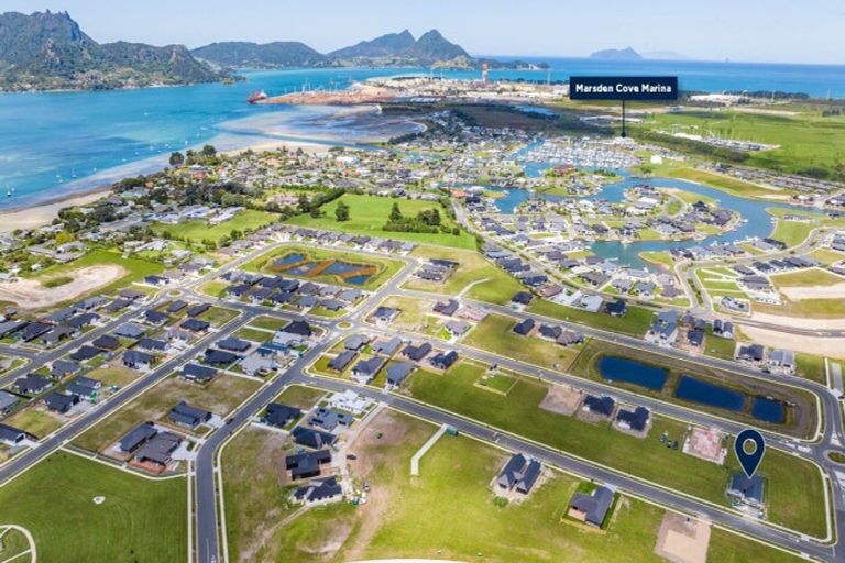 Photo of property in 25 Taurangawaka Road, One Tree Point, 0118