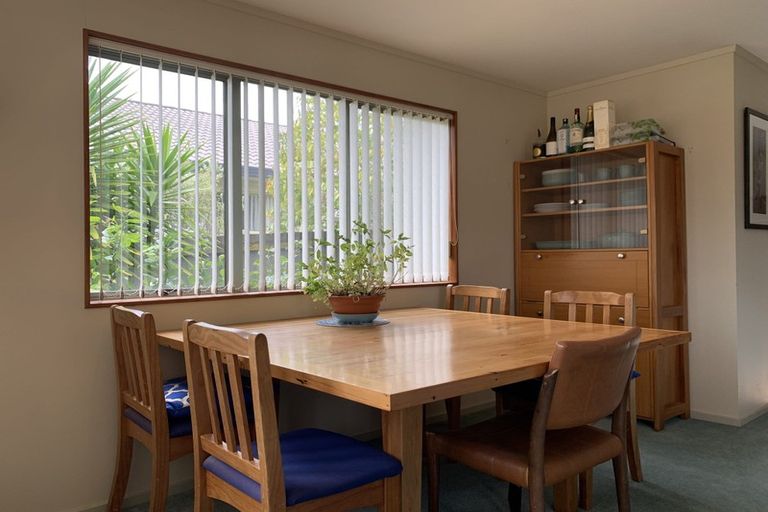 Photo of property in 21 Angel Way, Stanmore Bay, Whangaparaoa, 0932