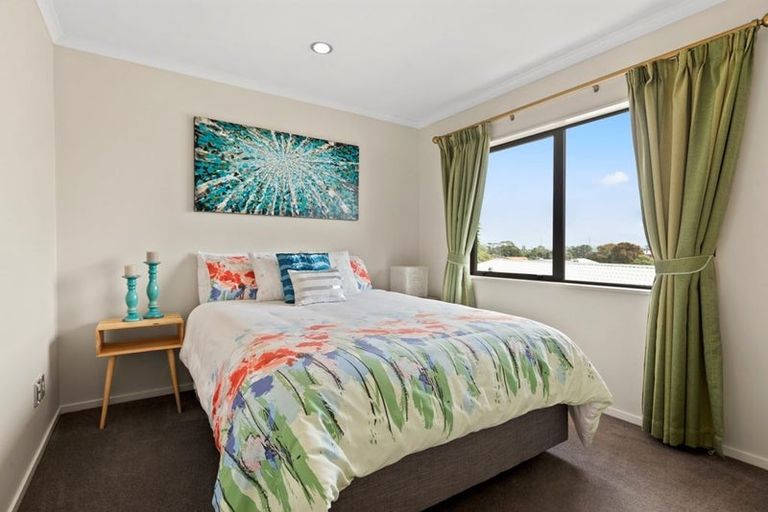 Photo of property in 23 Reeves Road, Pakuranga, Auckland, 2010