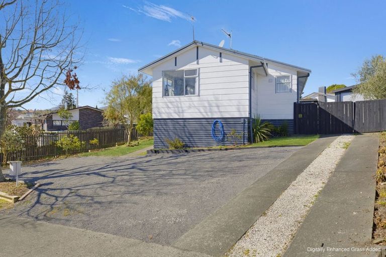 Photo of property in 77 Marshall Avenue, Richmond Heights, Taupo, 3330