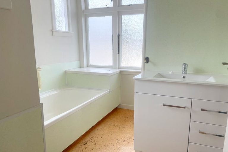 Photo of property in 1/19 Galloway Street, Hamilton East, Hamilton, 3216