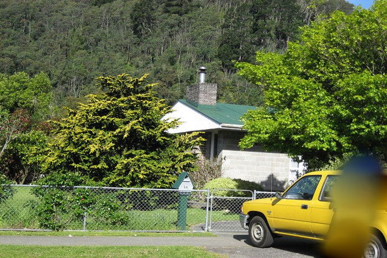 Photo of property in 56 Devon Street, Picton, 7220