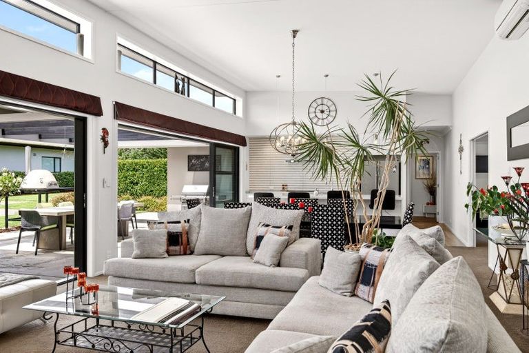 Photo of property in 9 Campbell Drive, Martinborough, 5711