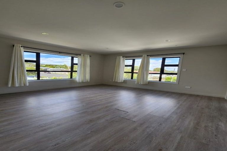 Photo of property in 128b Hutchinsons Road, Bucklands Beach, Auckland, 2014