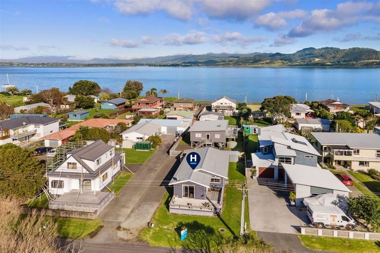 Photo of property in 16 Tatai Road, Bowentown, Waihi Beach, 3177