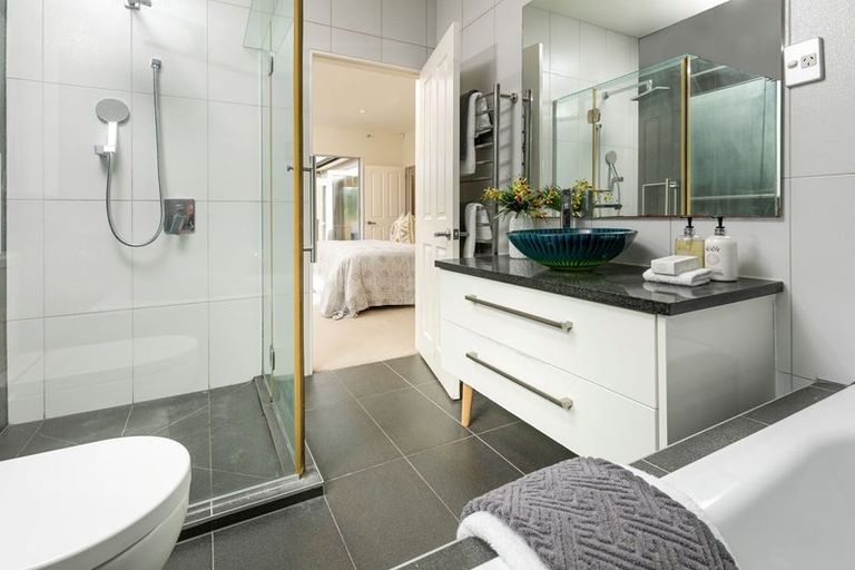 Photo of property in 6 Mural Place, Greenhithe, Auckland, 0632