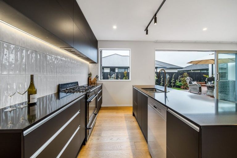 Photo of property in 2 Guyon Street, Marshland, Christchurch, 8083