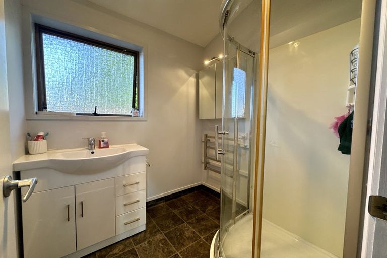 Photo of property in 4/135 Parrs Cross Road, Glen Eden, Auckland, 0612