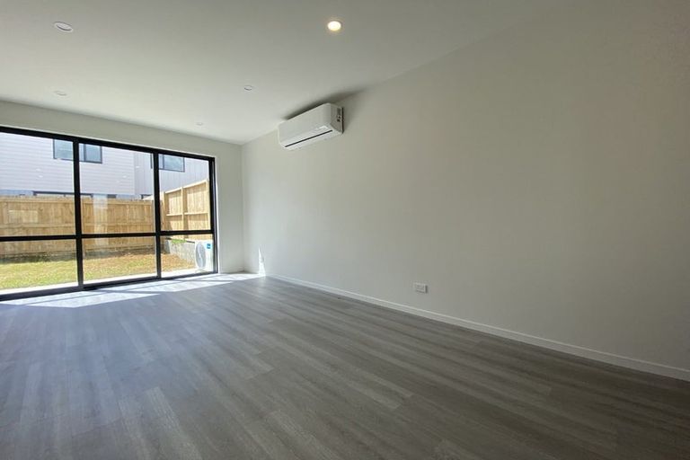 Photo of property in 49 Clay Works Lane, New Lynn, 0600