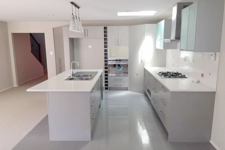 Photo of property in 23d Lexington Drive, Botany Downs, Auckland, 2010