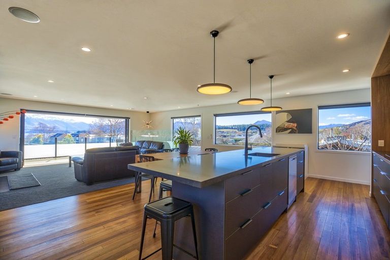 Photo of property in 156 Upton Street, Wanaka, 9305