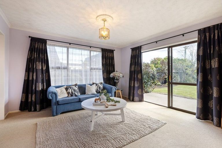 Photo of property in 121 Prestons Road, Redwood, Christchurch, 8051