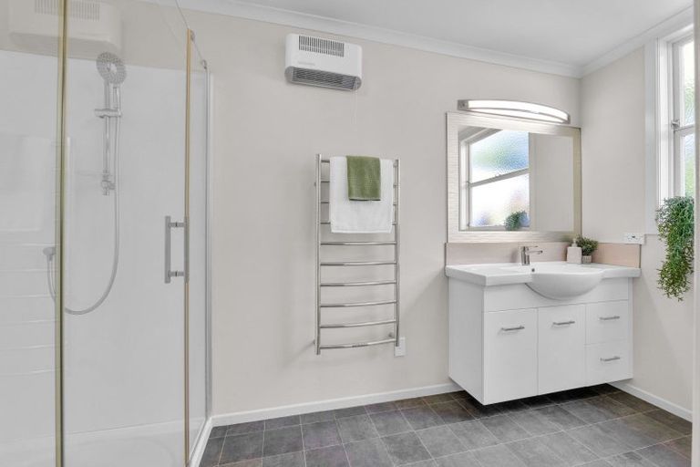 Photo of property in 568 South Road, Omata, New Plymouth, 4374