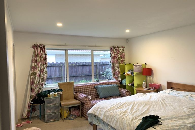 Photo of property in 2/329 Botany Road, Golflands, Auckland, 2013