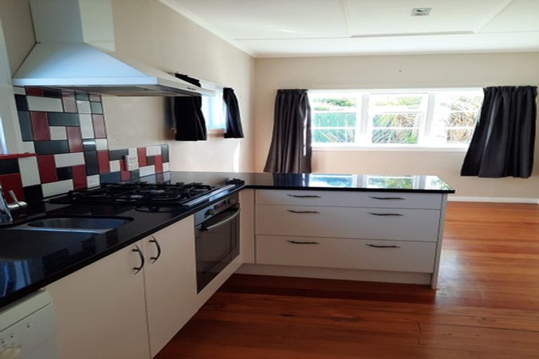 Photo of property in 44 Standen Street, Karori, Wellington, 6012