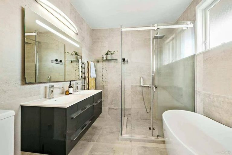 Photo of property in 47 Lysander Crescent, Beach Haven, Auckland, 0626